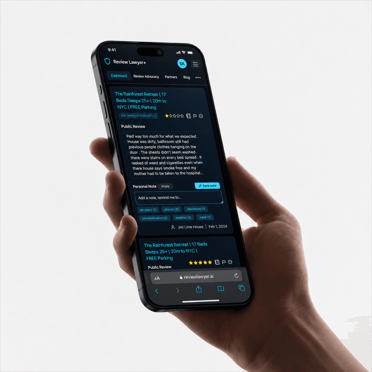 واجهة لإدارة التقييمات تعرض مخططًا دائريًا لتوزيع التقييمات ومخططًا للاتجاه الشهري وقائمة قابلة للبحث لتقييمات الضيوف.